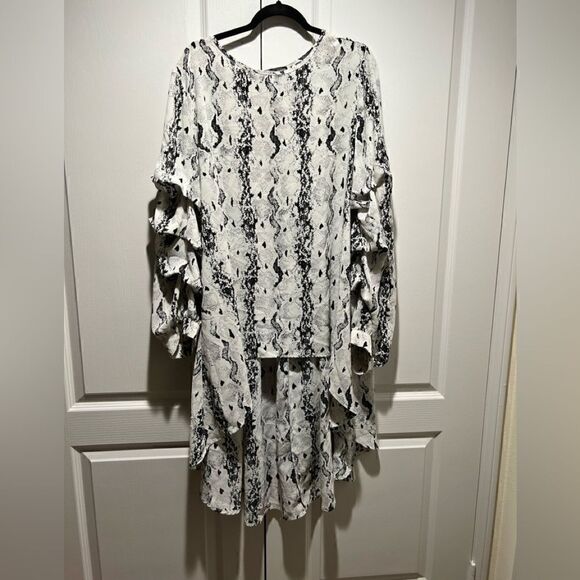 P..LUCA MILANO HI LOW ANIMAL PRINT TOP - Picture 1 of 5